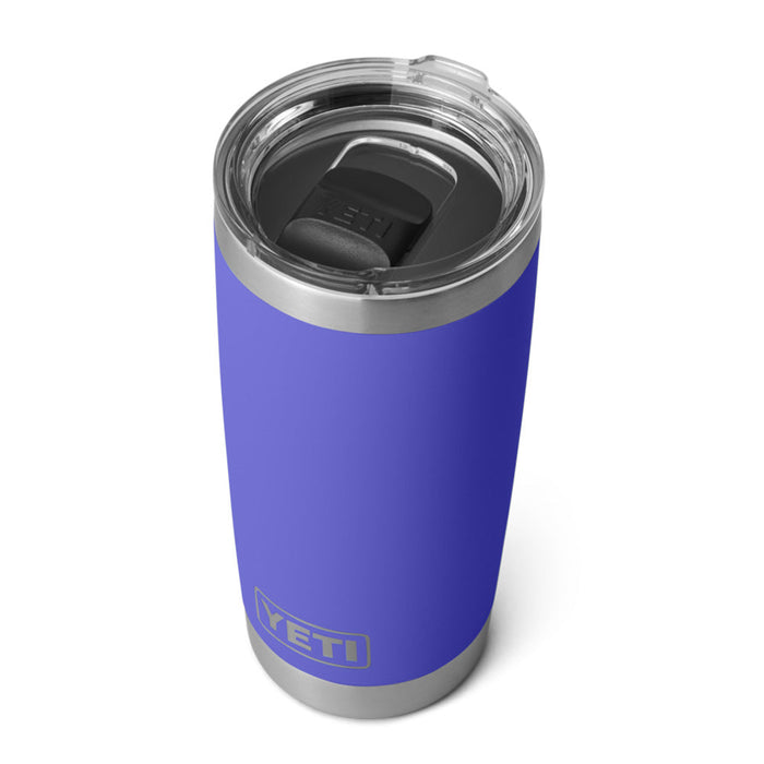 21071504782 TERMO RAMBLER 20oz ULTRAMARINE VIOLET MARCA YETI