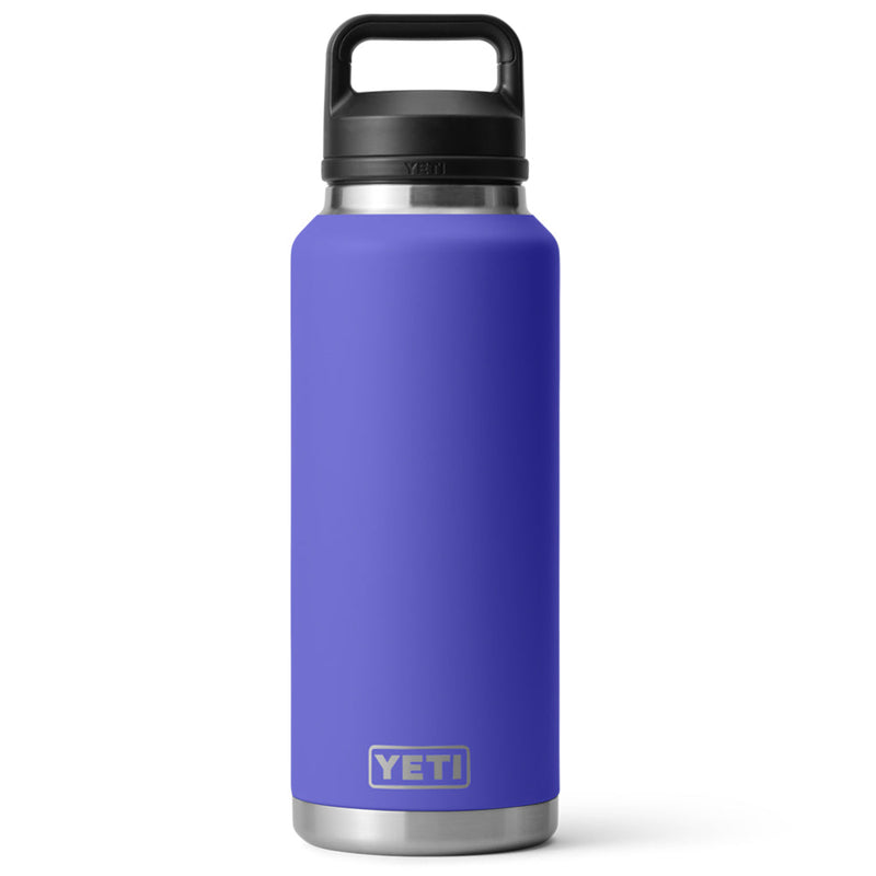 21071504798 TERMO RAMBLER 46oz CHUG CAP ULTRAMARINE VIOLET MARCA YETI