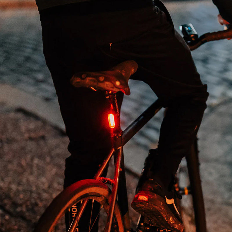 MJ-SEEMEE20-V2 LAMPARA TRASERA USB 20 LUMENS MARCA MAGICSHINE